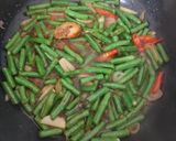 Foto langkah ke 3 dari resep Tumis Kacang Panjang Ati ayam.