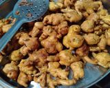 A picture of step 3 of Besan Bhajiya (Chickpea Flour Fritters).