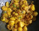 सूखी मसाला आलू सब्जी(SUKHI MASALA ALOO SABZI RECIPE IN HINDI) रेसिपी चरण 3 फोटो