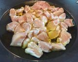 Foto del paso 5 de la receta: Pollo al Pil Pil