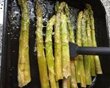 Foto del paso 1 de la receta: Langostinos a la plancha con espárragos 