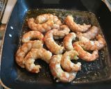 Foto del paso 3 de la receta: Langostinos a la plancha con espárragos 