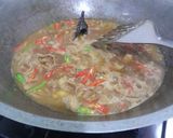Foto langkah ke 4 dari resep Usus Ayam Masak Kecap Pedas.
