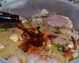 Foto del paso 3 de la receta: Pollo a la hierbas con cerveza negra