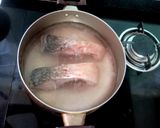 Hình bước làm 2 của món Canh cá nấu rau rút, mướp, rau ngót