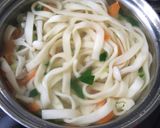 Foto langkah ke 1 dari resep Sayur Udon (あっさり野菜うどん).