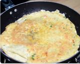 A picture of step 4 of Chicken cheese omelet.