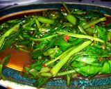 Foto langkah ke 1 dari resep Kangkung terasi pedas gurih.