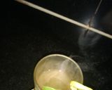 A picture of step 3 of Green tea with herbs.