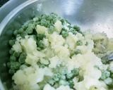 A picture of step 5 of Stuffed Masala Bread.