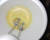 Foto del paso 1 de la receta: Bizcochuelo marmolado sin leche
