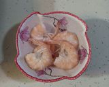 A picture of step 2 of Fresh Spring Rolls with Grilled Chicken and Shrimp.