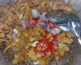 Foto langkah ke 4 dari resep Orak Arik Telur dan Mandai.