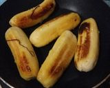 Foto langkah ke 1 dari resep Roti tawar goreng isi pisang coklat.