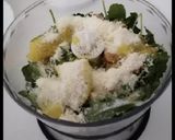 A picture of step 1 of Arugula sauce pasta.