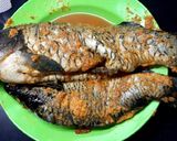 Foto langkah ke 1 dari resep Ikan mas goreng kuah kemangi.