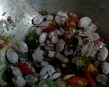 Foto langkah ke 2 dari resep Baby Cumi Kecap Pedas.