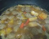 Foto langkah ke 5 dari resep Semur Bakso, Tahu & Kentang.