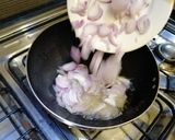 A picture of step 1 of بھنڈی قیمہ.