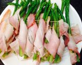 Hình bước làm 3 của món Măng tây cuộn thịt xông khói