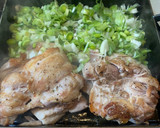 Foto del paso 1 de la receta: Muslitos de pollo deshuesado con salsa de puerros