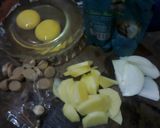 Foto langkah ke 1 dari resep Kentang Sosis Panggang dengan telur.