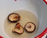 A picture of step 1 of Ojiya (Japanese Rice Soup).
