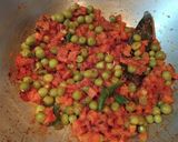 A picture of step 5 of Carrot Peas Curry.