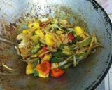 รูปขั้นตอนการทำที่ 7 ของ ไก่ผัดเปรี้ยวหวานมะม่วง