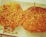 A picture of step 5 of Ramen Burger.