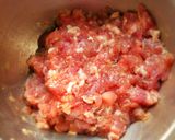 รูปขั้นตอนการทำที่ 2 ของ ผักกาดแก้วม้วนไส้หมูสับราดซอสฟองเต้าหู้