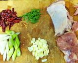 รูปขั้นตอนการทำที่ 1 ของ ไก่ผัดถั่วลิสง(กงเป่าจีติง)