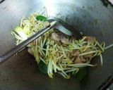 รูปขั้นตอนการทำที่ 3 ของ ไก่ผัดเปรี้ยวหวานมะม่วง