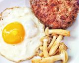 A picture of step 8 of Ramen Burger.