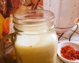A picture of step 3 of Saffron Banana Shake.