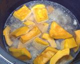 Hình bước làm 1 của món Canh xương đuôi heo và bí đỏ