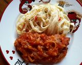 Foto langkah ke 6 dari resep FETTUCINE AGLIO OLIO WITH CHICKEN BREAST TOMATO SAUCE.