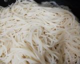 A picture of step 1 of Chicken veggie sphagetti.