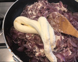 Foto del paso 4 de la receta: Budín de cebolla morada