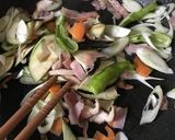 A picture of step 4 of Quick and Easy Summer Vegetable Yaki Udon with Shirodashi.