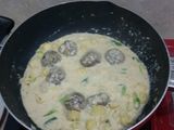 Spageti saus bola daging