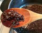 Foto del paso 4 de la receta: Calabacines rellenos con quinoa morada y pollo.