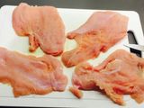 Filetes de pavo rellenos en salsa de portobellos