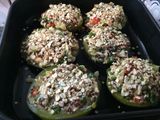 Calabacines rellenos con quinoa morada y pollo.