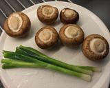 Foto del paso 7 de la receta: Filetes de pavo rellenos en salsa de portobellos