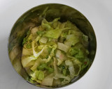 Foto del paso 4 de la receta: Timbal de ensalada vegetariana de aguacate, frambuesas y tomate