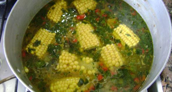 como hacer caldo de pollo con verduras