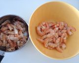 Une image de l'étape 1 de Crevettes et légumes à la sauce chinoise.