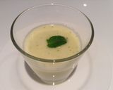 Une image de l'étape 3 de Gazpacho de melon et lait de coco à la menthe.