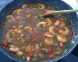 Une image de l'étape 8 de Crevettes et légumes à la sauce chinoise.